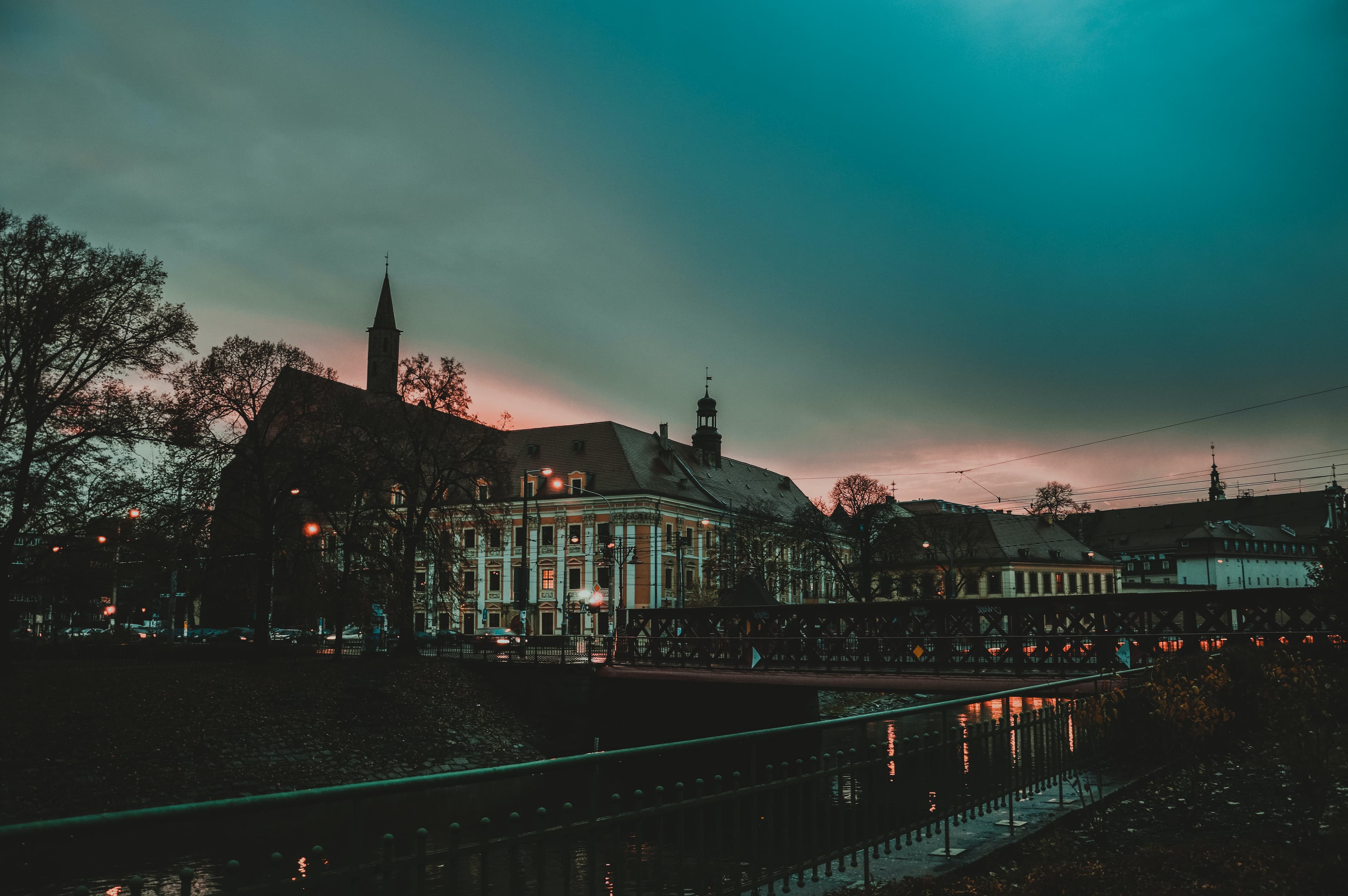 Слова на тему "Здания" в английском языке | BUKI School